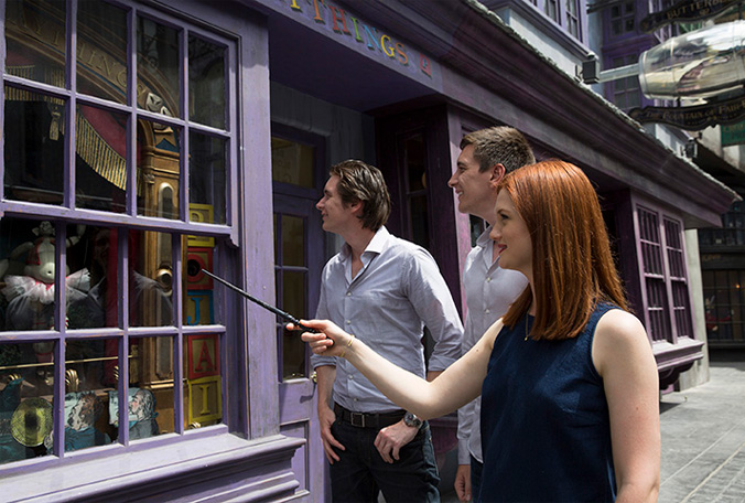 Interactive Wands Revealed in The Wizarding World of Harry Potter Diagon Alley and Hogsmeade