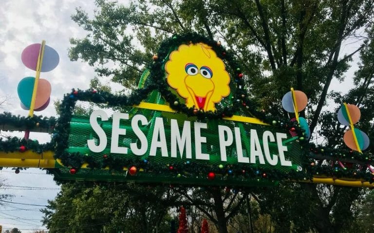 Meet Clifford The Big Red Dog And Curious George At Sesame Place