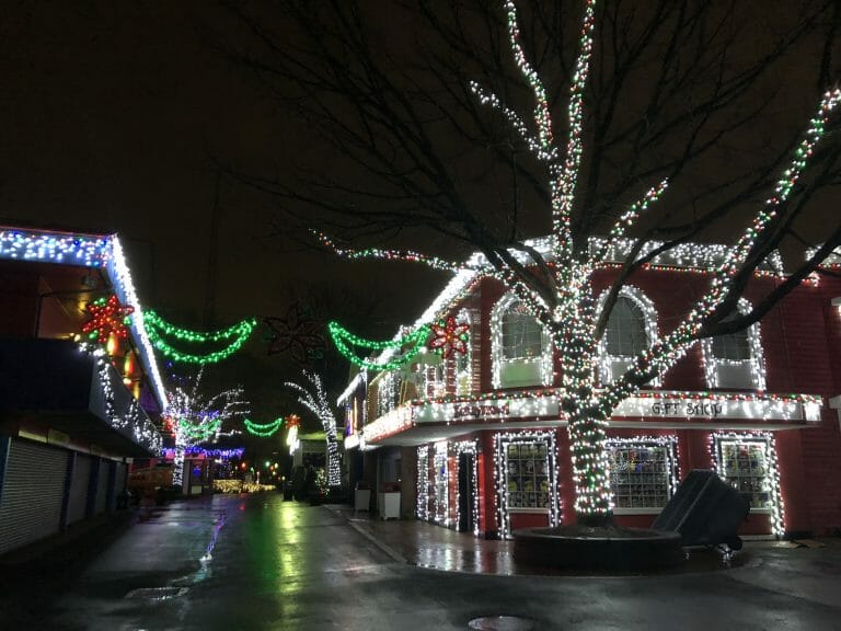 Holiday Lights Begins At Kennywood