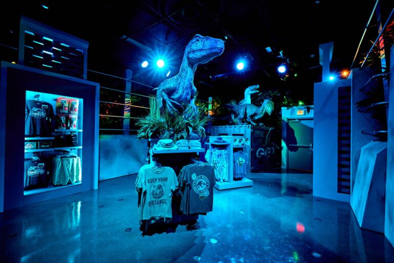 VIDEO: Jurassic World Tribute Store At Universal Orlando